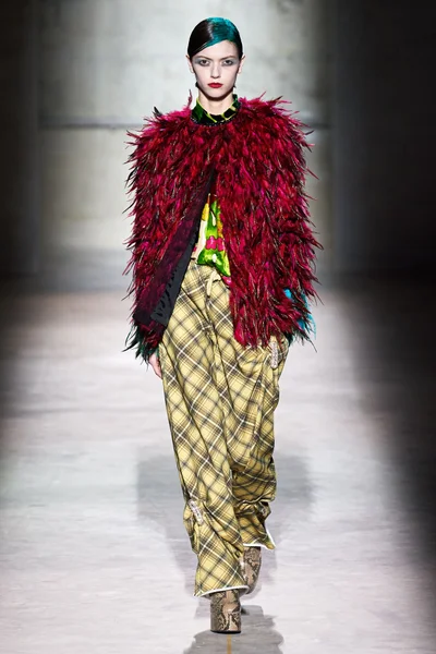 Look 5